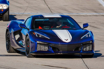New C8 Corvette Grand Sport Makes A Surprise Debut