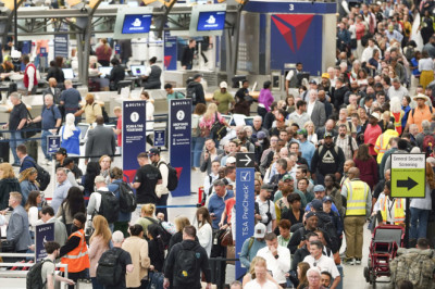 Delta Tells Congress To Get Bent, Suspends Perks Amid Partial Government Shutdown