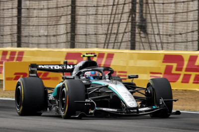 Mysterious Mercedes front wing behaviour explained