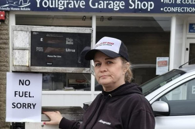 Independent petrol stations begin to close instead of charging customers £2 a litre as supermarkets warn supply is 'tight' amidst Iran war