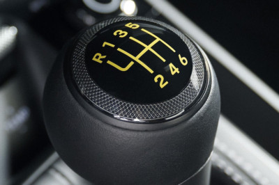 The Manual Gearbox Didn’t Just Decline, It Nearly Halved In Five Years