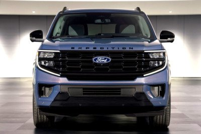 Ford Expedition Borrows A Trick From The Mustang Dark Horse