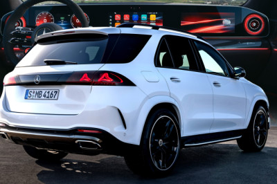 Mercedes Spits Out Four SUVs At Once, Adds Stars To Literally Everything