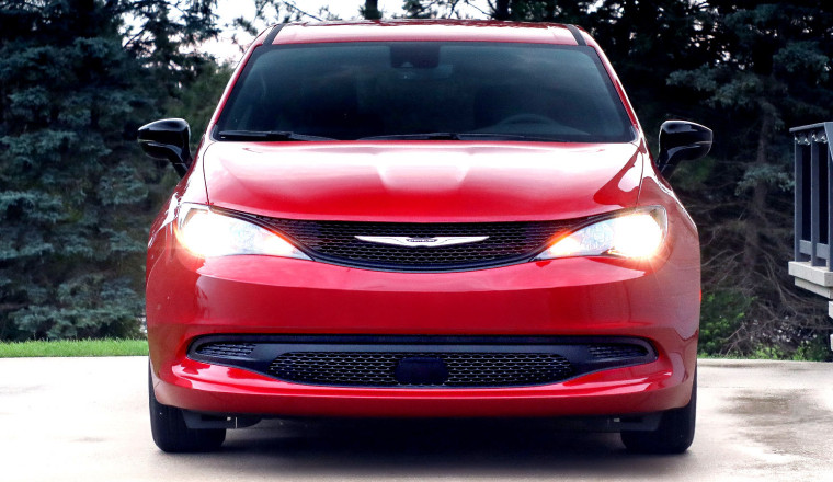 One In Three Chrysler Minivans Built Since 2022 May Be Driving Around With Bad Airbags