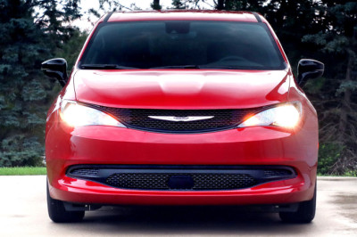 One In Three Chrysler Minivans Built Since 2022 May Be Driving Around With Bad Airbags