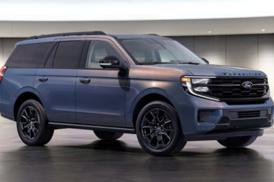 The Ford Expedition Turns 30 And Gets Mustang Dark Horse Paint   