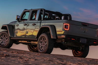The Manual Jeep Gladiator Is Probably Coming Back: Report