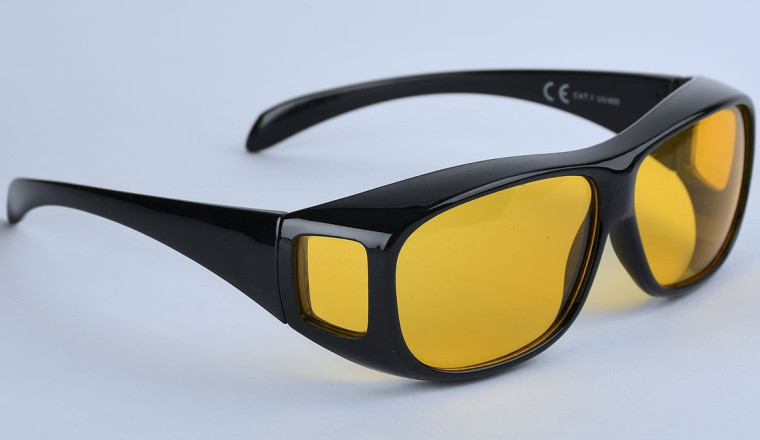 Do anti-glare driving glasses REALLY stop you from being dazzled by headlights at night?