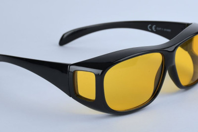 Do anti-glare driving glasses REALLY stop you from being dazzled by headlights at night?