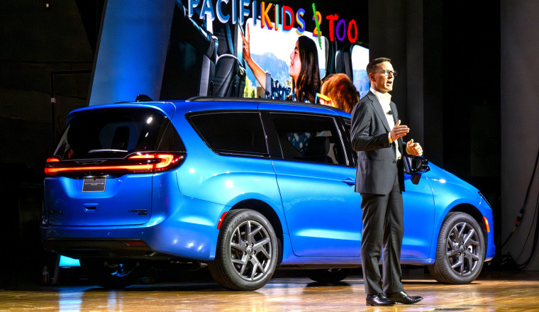 Chrysler’s CEO Says Buy The Minivan, And The Data Says He Really Needs You To