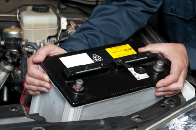 How to recharge a 12V car battery