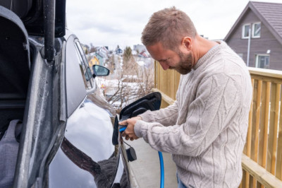 UK 'driveway' rule change with EV 'tipping point' amid high fuel costs