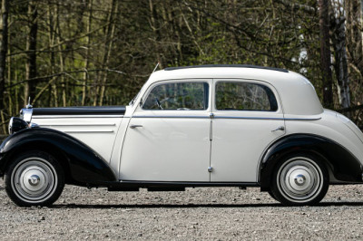 Vintage 1950s Mercedes used by Marilyn Monroe is being sold at a UK auction - and it's primed to fetch £150k