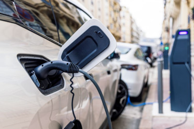 Longest range electric car you can buy in the UK and it's not a BMW, Tesla, or Volvo