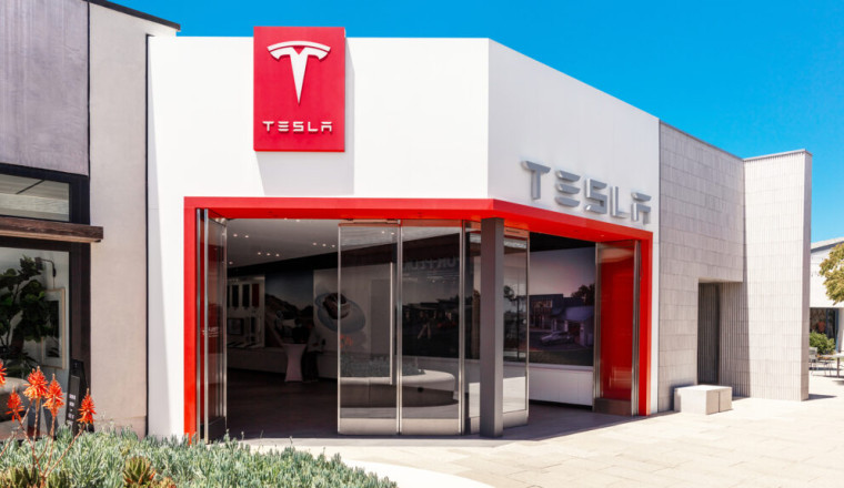 Tesla Claims It Isn’t A Car Manufacturer So It Can Sell Its Cars In North Dakota