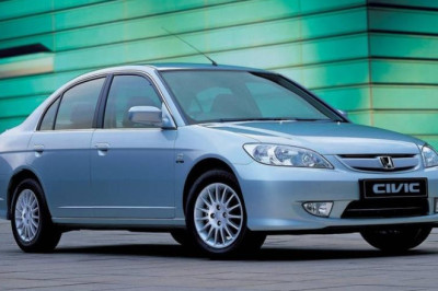 Why Mechanics Are Hoarding 20-Year-Old Hondas Like Gold Bars