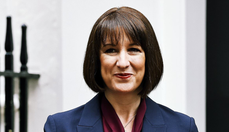 Rachel Reeves rakes in extra £215million from drivers in little over six weeks thanks to higher pump prices sparked by Iran war, analysis shows, sparking fresh calls to follow other countries and cut petrol taxes