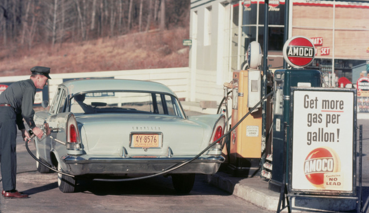 The Best Unconventional Advice For Saving Money On Gas, According To Our Readers