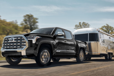 Toyota Knows Few Japanese Buyers Want A LHD Made-In-America Tundra Pickup, But It's Selling It There Anyway