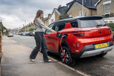 4 in 10 UK councils to offer cross-pavement EV charging this year