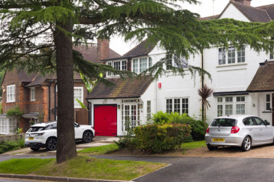 Britain's £2,000 driveway deficit: Drivers without one are stung by punishing insurance and parking permit premiums