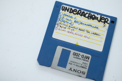 It Seems Your Tesla Will Recognize A 3.5-Inch Floppy Disk Drive