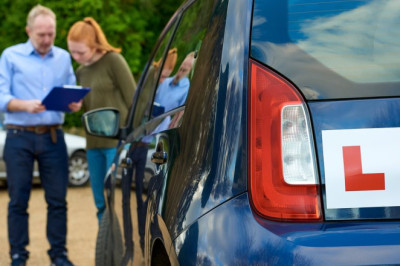 Government's campaign to recruit more driving test examiners branded 'spectacular failure' after only only 3 per cent of applicants offered jobs