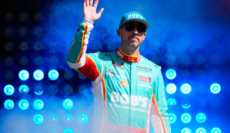 Kyle Busch threatens Denny Hamlin after comments on his performance