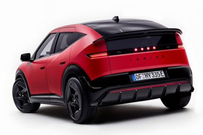 Hyundai Ioniq 3 is a stylish £25,000 electric hatchback - but does it have enough range to better Chinese rivals?