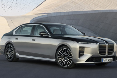 2027 BMW 7 Series Gets A Facelift That Would Make Any Beverly Hills Plastic Surgeon Jealous