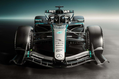 F1 Boss: Politicians Created 'Almost Unrecoverable' Issues For Automakers