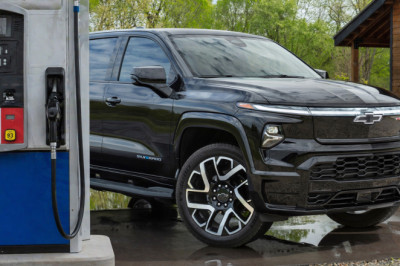Ford Already Backed Away From One EV Truck, Now GM Is Backing Away From Four
