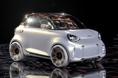 The Smart Car Is Finally Tiny Again