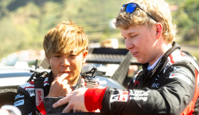 Rovanperä giving Katsuta tips in Canarias