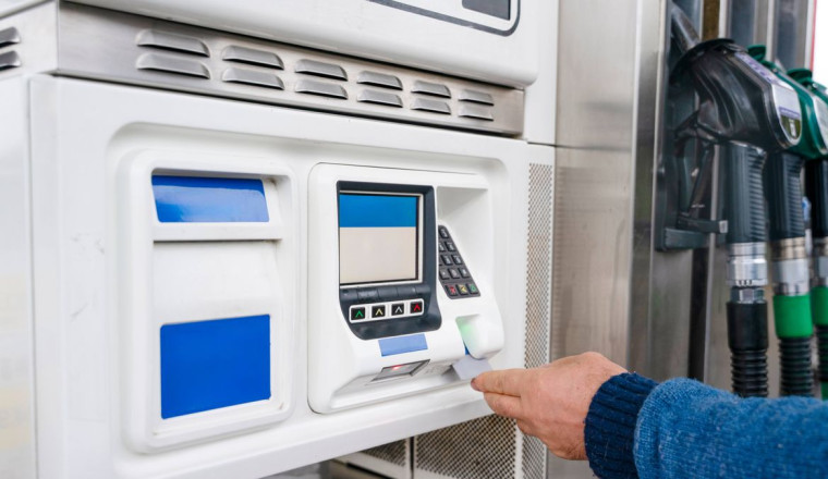 RAC gives new petrol and diesel update as 'prices fall faster in one part of UK'