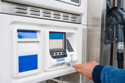 RAC gives new petrol and diesel update as 'prices fall faster in one part of UK'