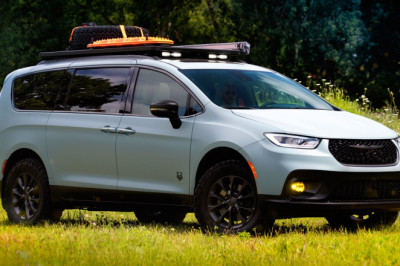 Chrysler Killed The Voyager And Pacifica Hybrid, And Now It’s Considering This
