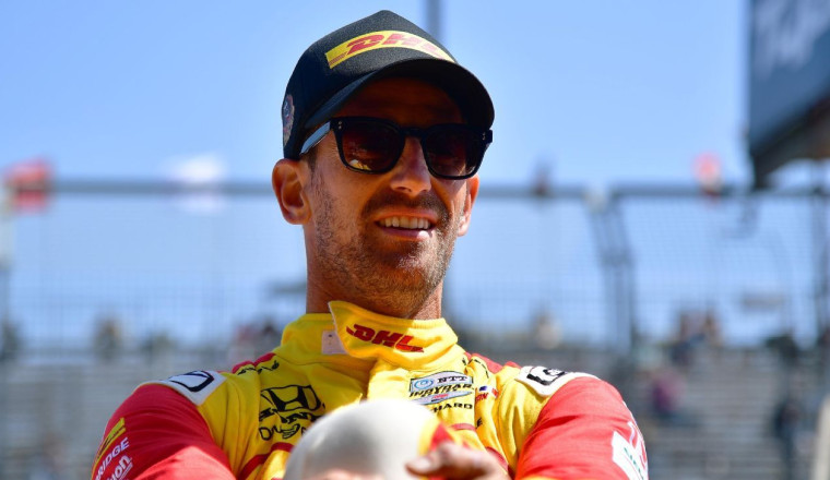 Grosjean inadvertently hits bird during Indy run