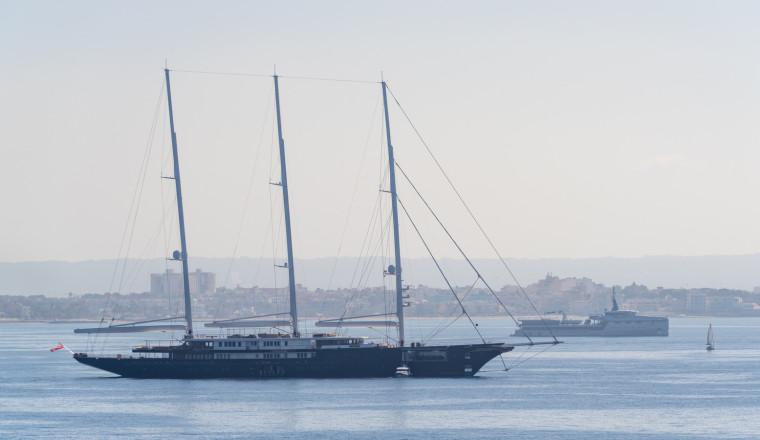 Bezos Is Ditching His Record-Breaking Mega Yacht Because It's Just Too Big
