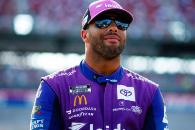 Bubba Wallace crashes in practice at Texas (Video)