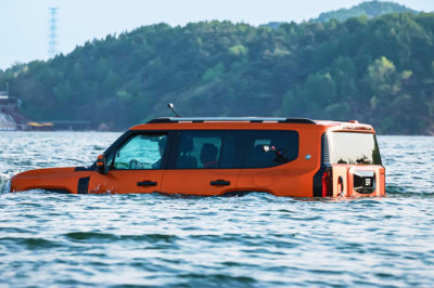 BYD’s YangWang Floated An SUV Two Years Ago. Chery’s Sailed One Across A Lake