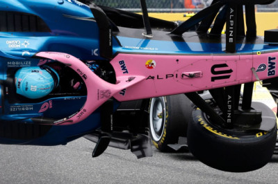 Gasly's Alpine flips after collision in Miami