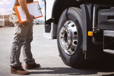 The Major Difference Between Semi Truck And Car Tires