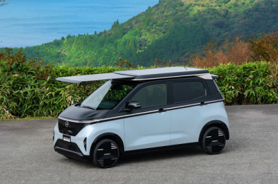 Nissan's new solar tech adds 11 miles of free range every day