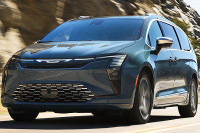 Chrysler’s Already Slashing 2027 Pacifica Pricing A Month After Its Debut