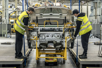 Vauxhall to use Chinese parts for the first time to reduce EV production costs