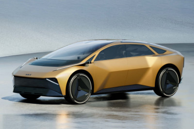 Kia will build wild Stinger successor - but is waiting for costs to drop