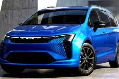 Chrysler Celebrates America’s 250th Anniversary  With A Canadian Minivan