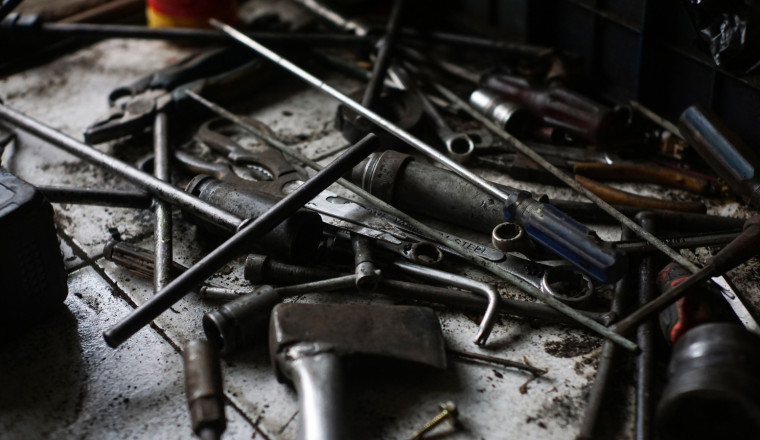 8 Old School Automotive Tools That Even Experienced Car People Might Not Recognize