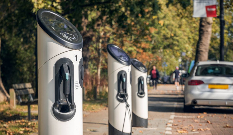 Chinese firm claims to have overcome 'biggest obstacle' to electric car ownership